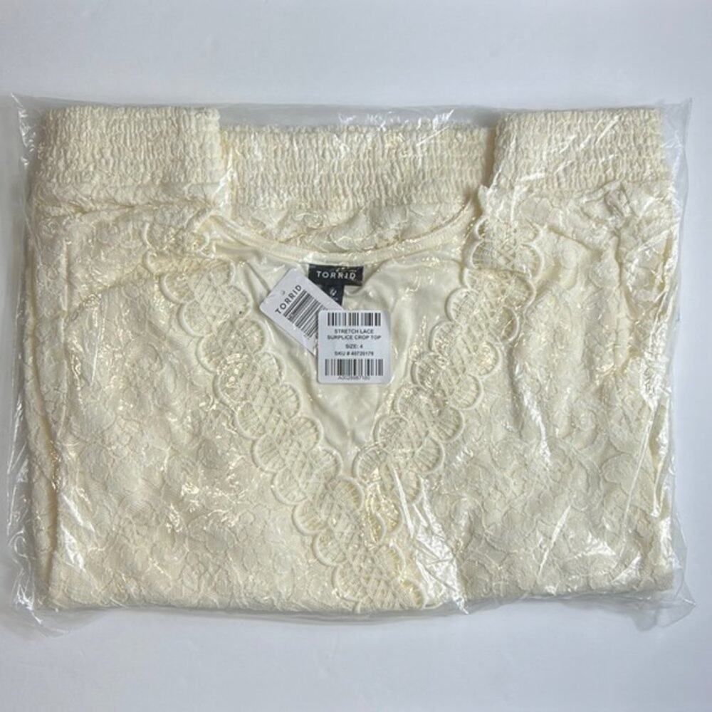 4 4X Plus Torrid Ivory Cream Top Lace Surplice Crop NWT Lined Cottagecore Classy